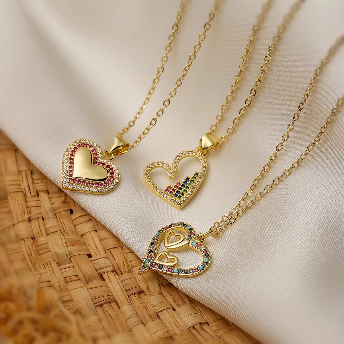 Women’s mixed metal necklaces-Elegant Lady Heart Shape Copper Plating Inlay Zircon 18k Gold Plated Pendant Necklace