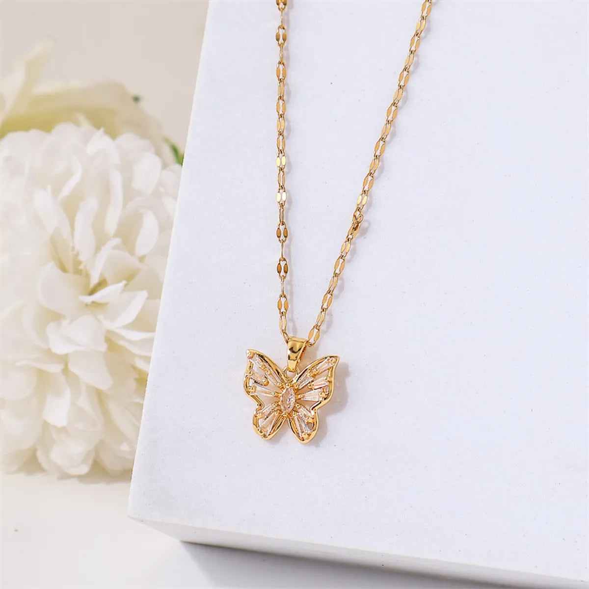 Women’s round pendant necklaces-Simple Style Butterfly Stainless Steel Titanium Steel Plating Inlay Zircon 18k Gold Plated Pendant Necklace