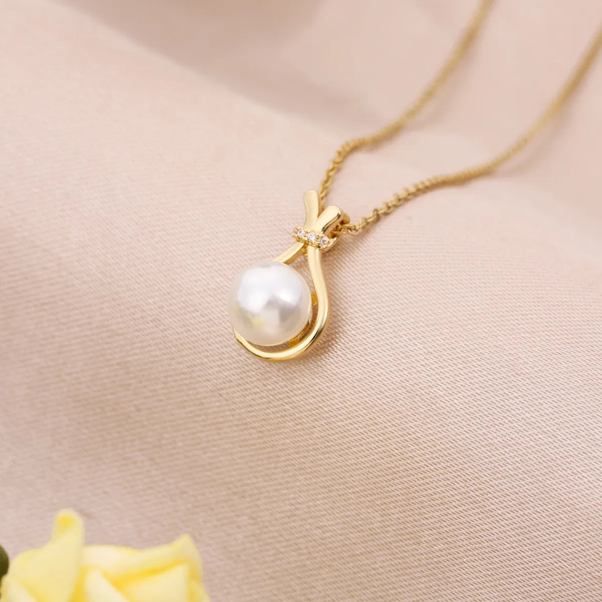 Women’s custom necklaces-Elegant Simple Style Geometric Stainless Steel Plating Inlay Artificial Pearls 18k Gold Plated Pendant Necklace