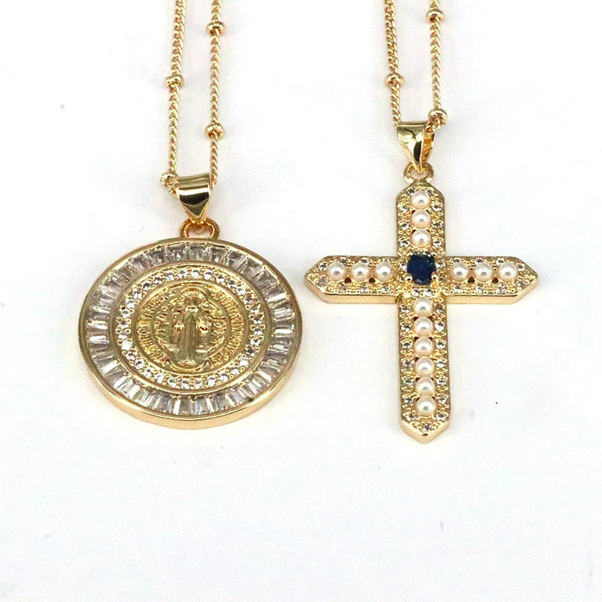 Women’s stylish necklaces-Fashion Cross Round Copper Plating Inlay Artificial Pearls Zircon Pendant Necklace