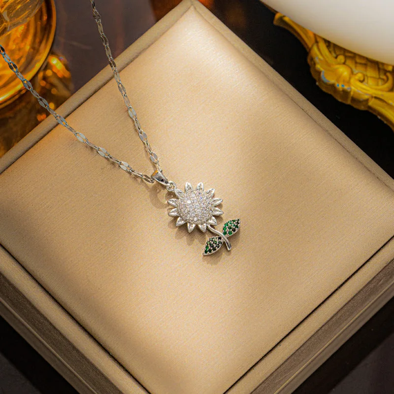 8911 Silver Sunflower Necklace