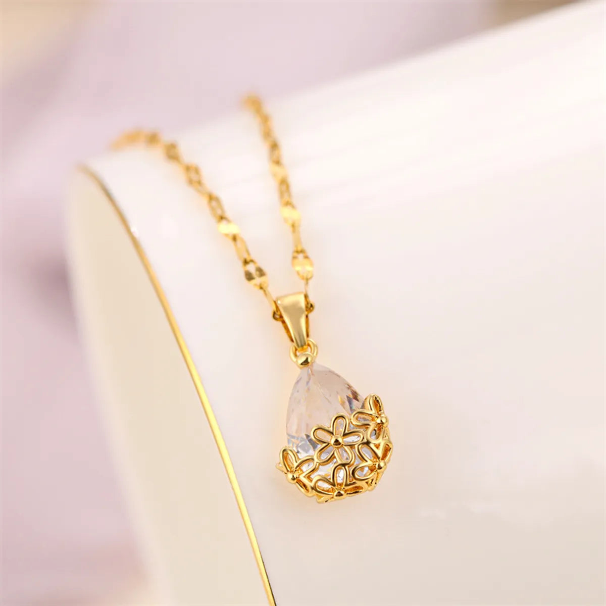 Women’s engraved pendant necklaces-Copper Titanium Steel 18K Gold Plated Simple Style Inlay Water Droplets Zircon Pendant Necklace