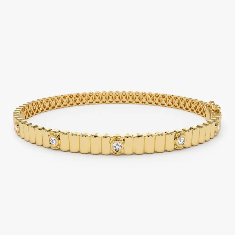 Women’s trendy bracelets-Women’s trendy bracelets-14k Gold Ribbed Diamond Bangle Bracelet