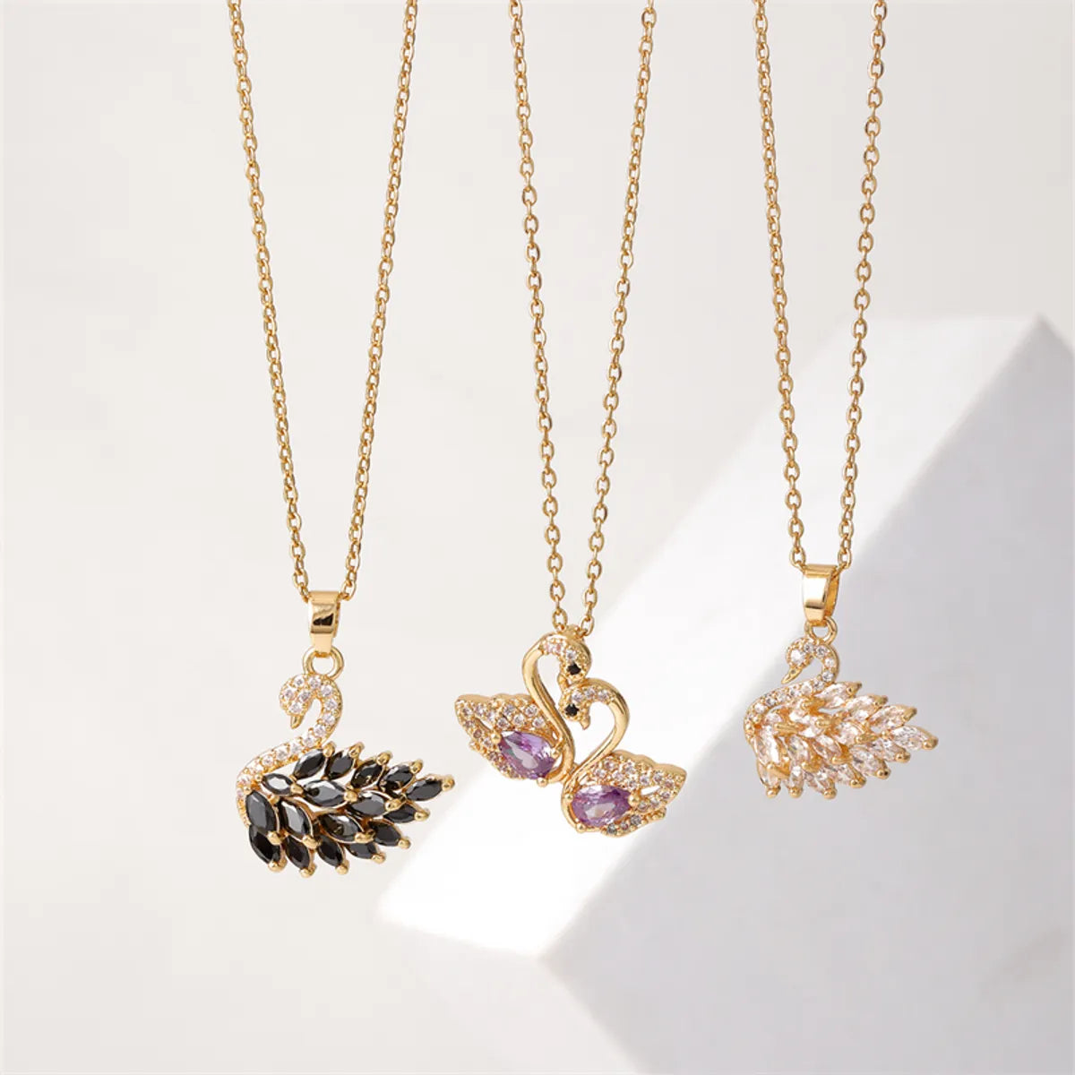 Women’s vintage necklaces-Ig Style Elegant Simple Style Swan Copper Plating Inlay Zircon Gold Plated Necklace