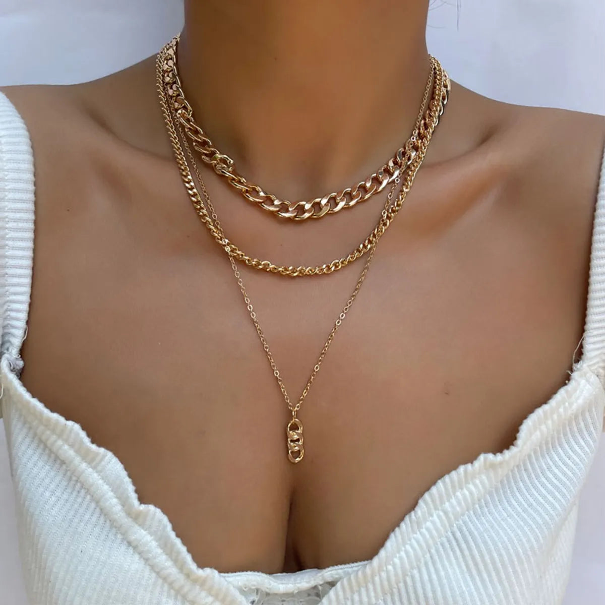 Women’s crystal pendant necklaces-Metal Thick Chain Small Twist Three-layer Necklace