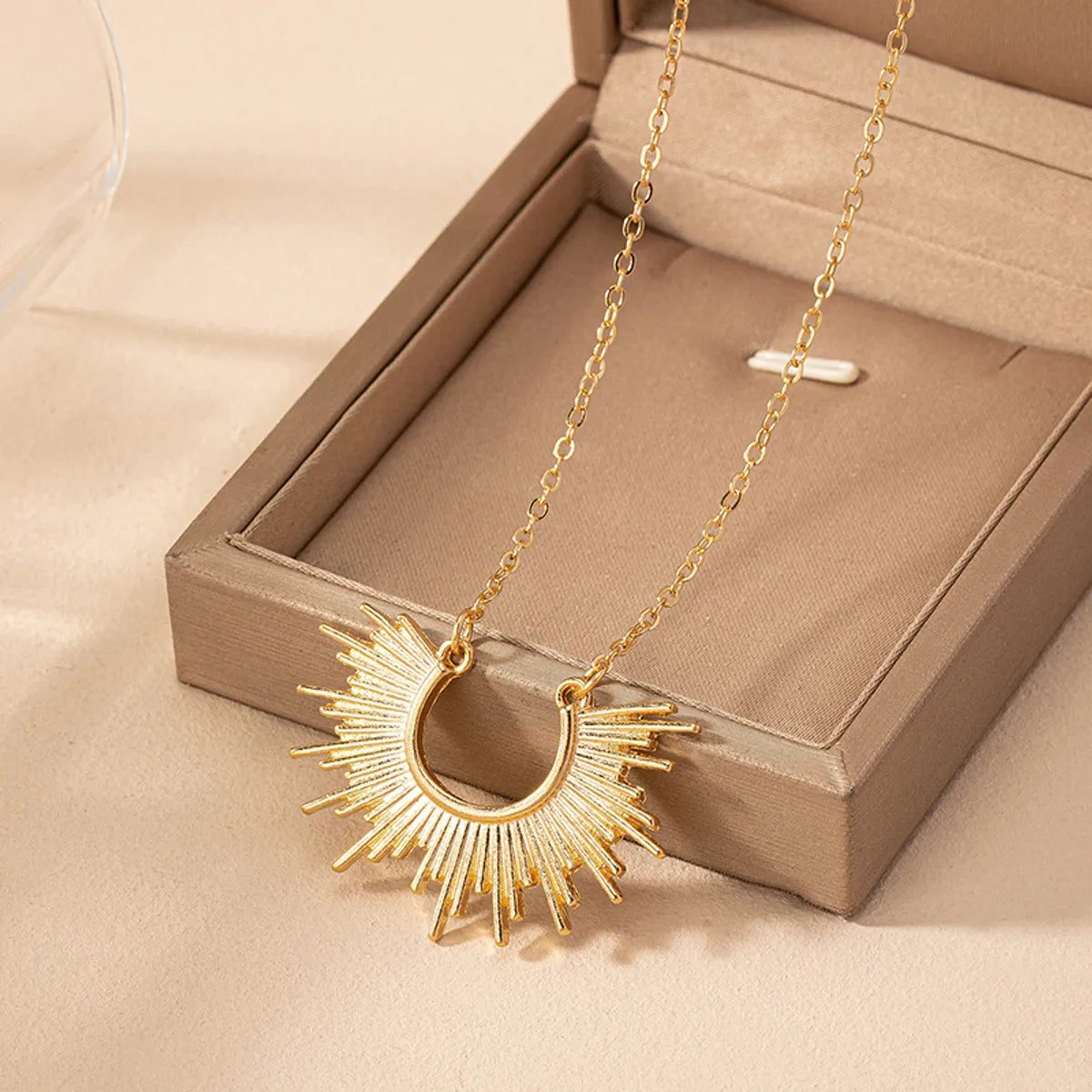 Women’s diamond pendant necklaces-IG Style Simple Style Sun Zinc Alloy Plating Women's Necklace