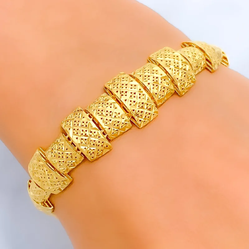 Women’s gemstone bangle bracelets-Women’s gemstone bangle bracelets-Fashionable Chic 22k Gold Bracelet