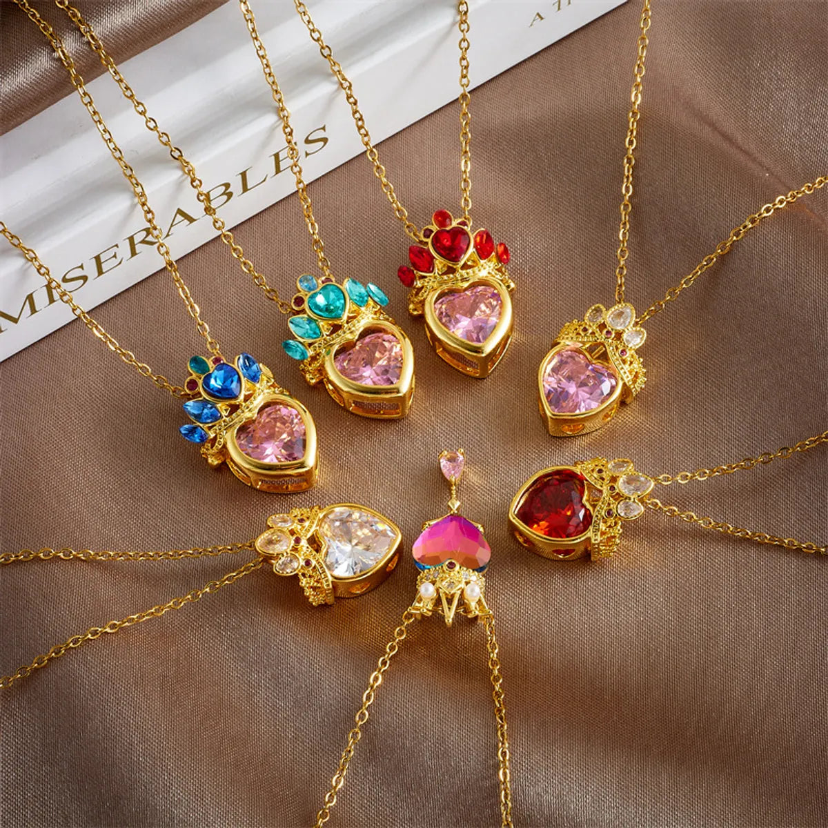 Women’s matching gold necklaces-Copper Gold Plated Classic Style Plating Heart Shape Crown Pendant Necklace