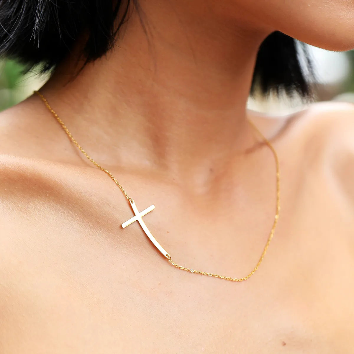 Women’s statement gold necklaces-Casual Modern Style Simple Style Cross Stainless Steel 18k Gold Plated Necklace In Bulk