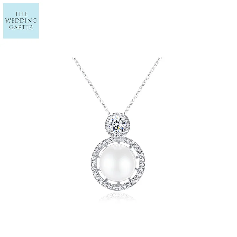 Women’s vintage diamond engagement rings-Stylish Ivory Pearl & CZ Pendant Wedding Necklace