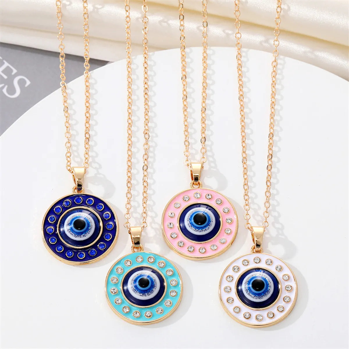 Women’s flower necklaces-Retro Ethnic Style Color Rhinestone Round Eye Necklace